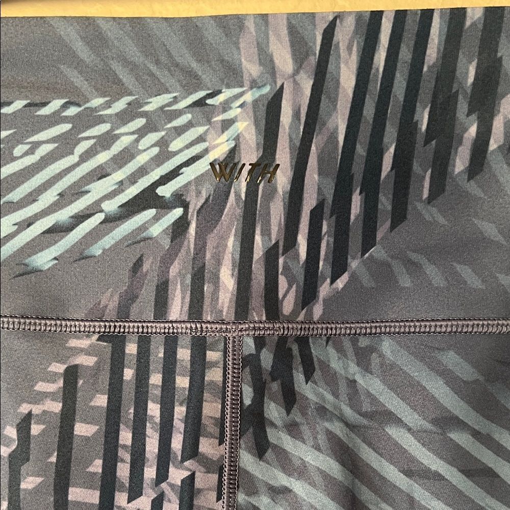 Like New!  Peloton WITH collab- Zepheria High Rise Waist Capr and Brai in Size M - Picture 7 of 16